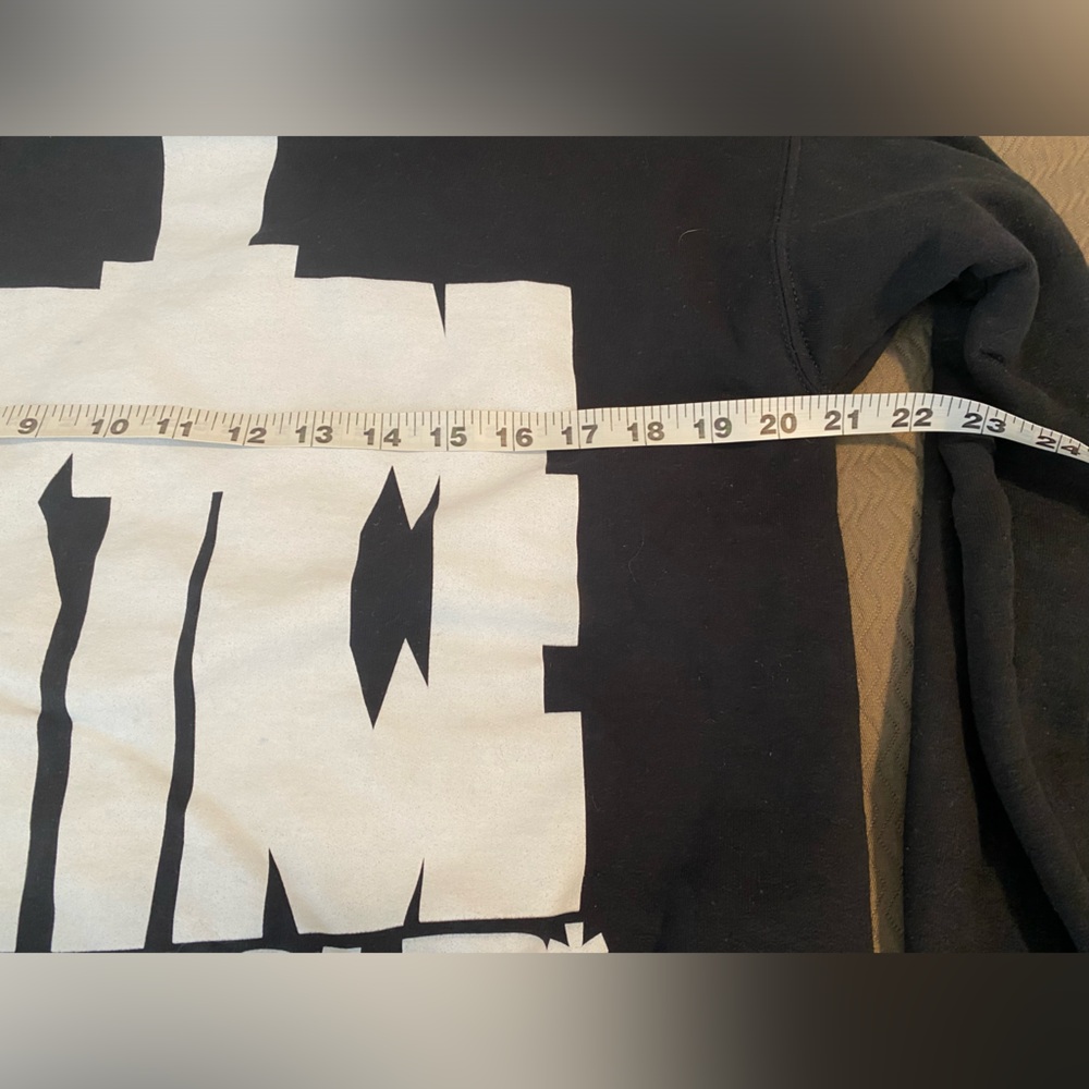 Justin Bieber black Justice tour medium unisex sweatshirt pull over pop icon EUC - Picture 6 of 6